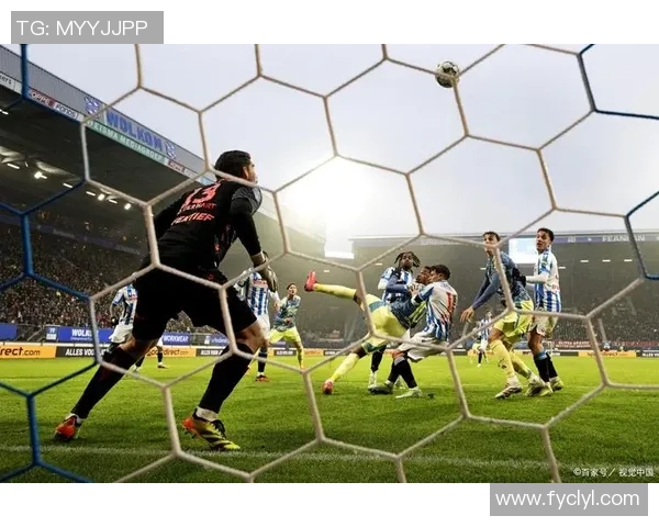 足球巨星盛宴：昔日对决今聚首，传奇球员共话绿茵岁月与未来梦想